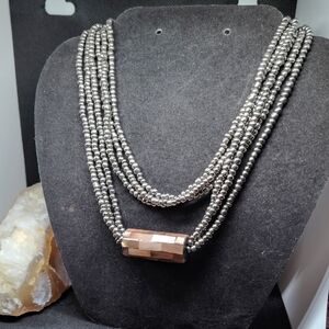 Gorgeous Vintage Beaded Necklace With Shell Inlay Bar Accent.